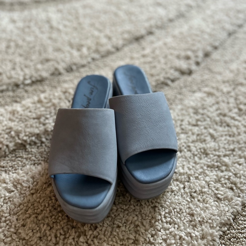 Platform sandals